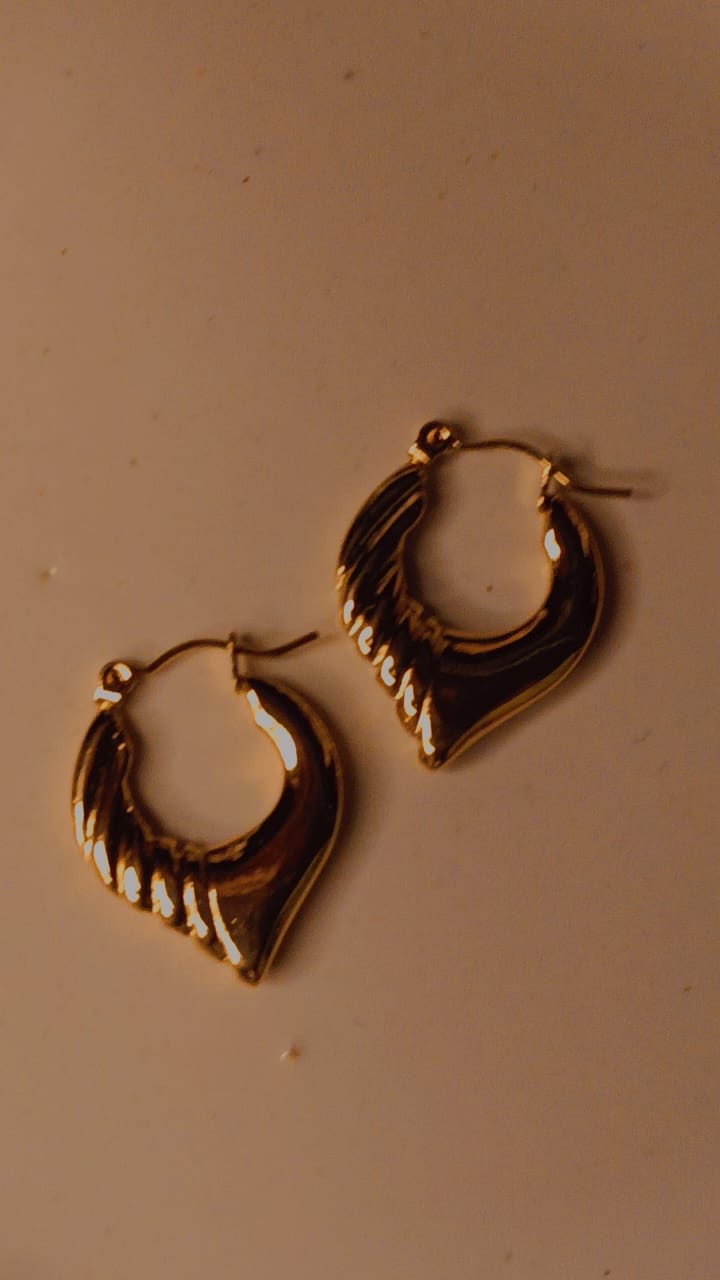 Elegant Gold-Toned Wave Hoop Earrings - Image 2