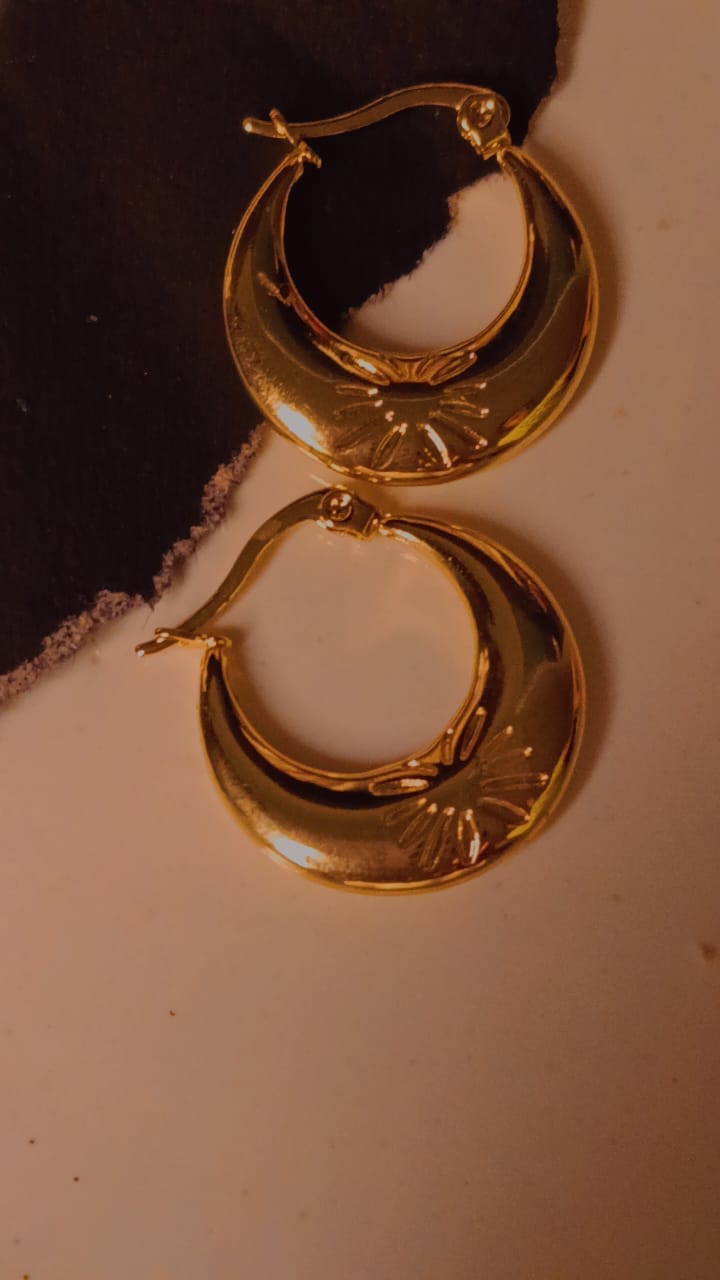 Gold engraved hoop earrings by Pearlith